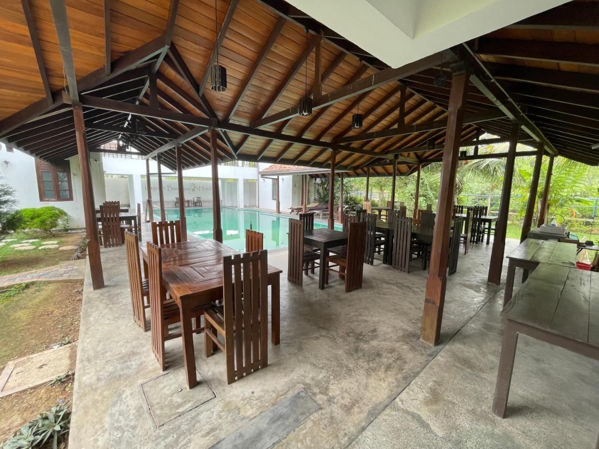 Lagoon Boutique Hotel Kanattegoda Extérieur photo