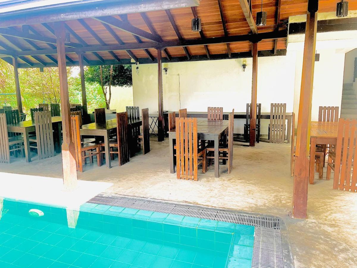Lagoon Boutique Hotel Kanattegoda Extérieur photo