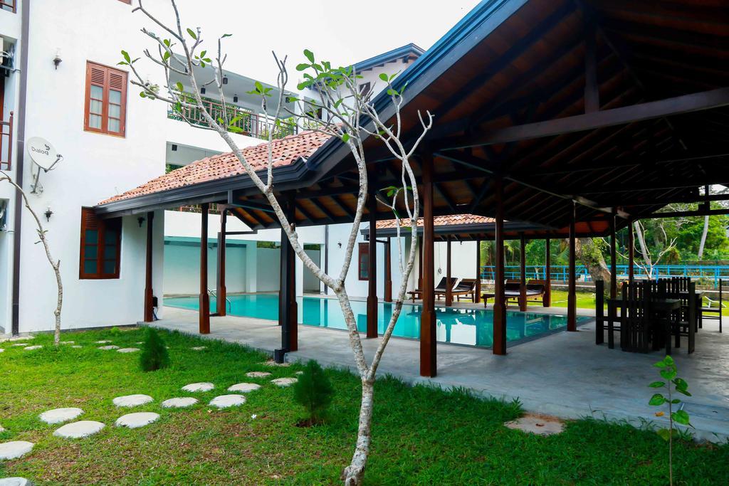 Lagoon Boutique Hotel Kanattegoda Extérieur photo