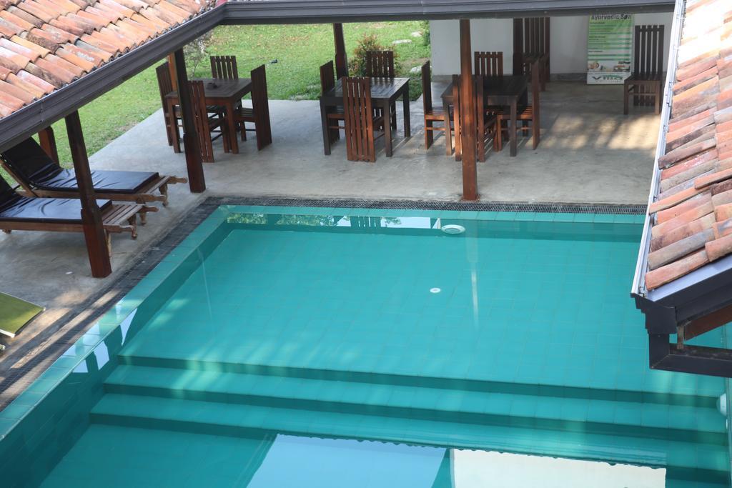 Lagoon Boutique Hotel Kanattegoda Extérieur photo
