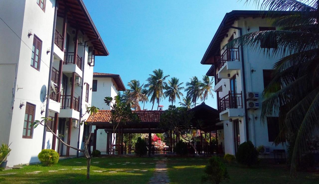 Lagoon Boutique Hotel Kanattegoda Extérieur photo