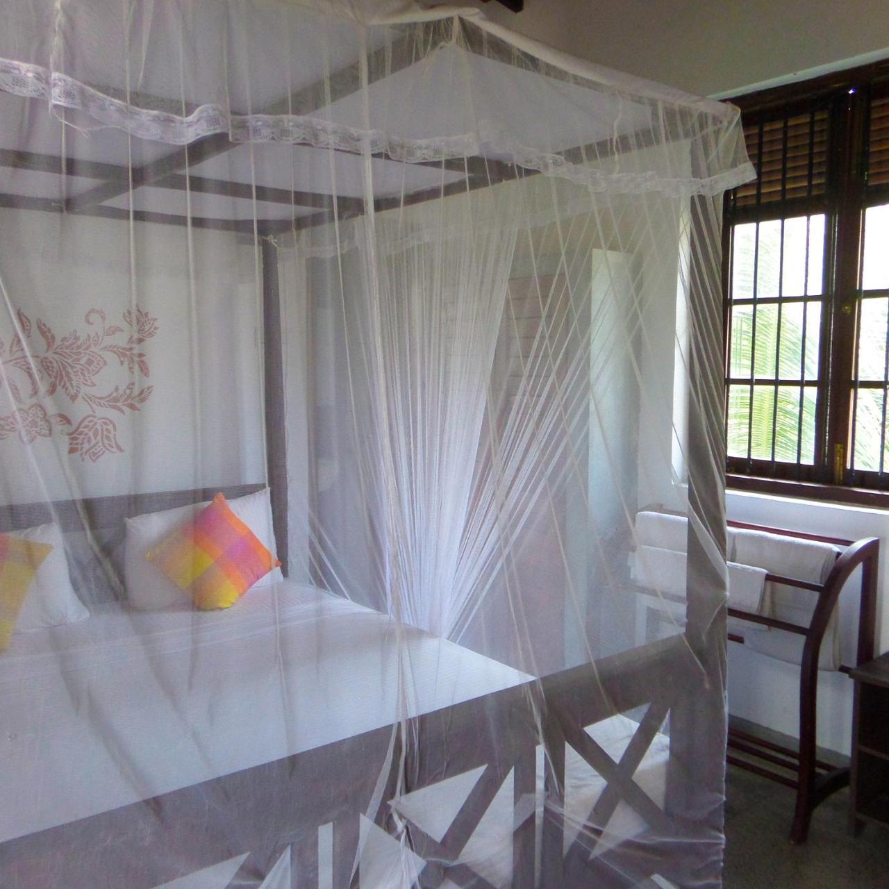 Lagoon Boutique Hotel Kanattegoda Extérieur photo