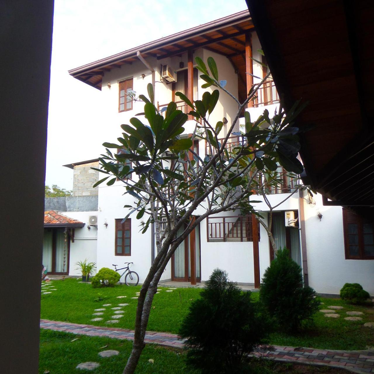Lagoon Boutique Hotel Kanattegoda Extérieur photo