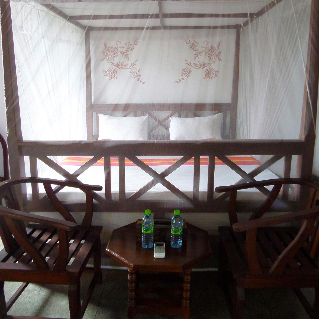 Lagoon Boutique Hotel Kanattegoda Extérieur photo