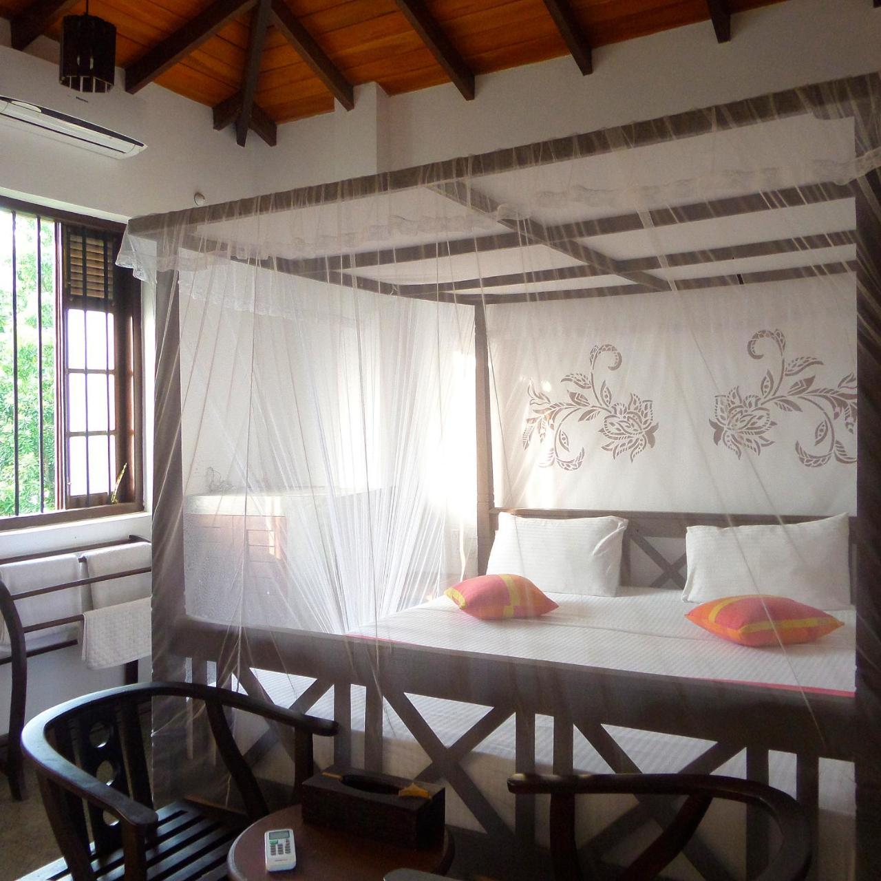 Lagoon Boutique Hotel Kanattegoda Extérieur photo