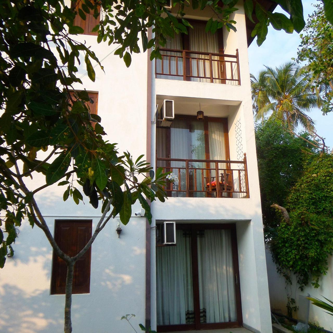 Lagoon Boutique Hotel Kanattegoda Extérieur photo