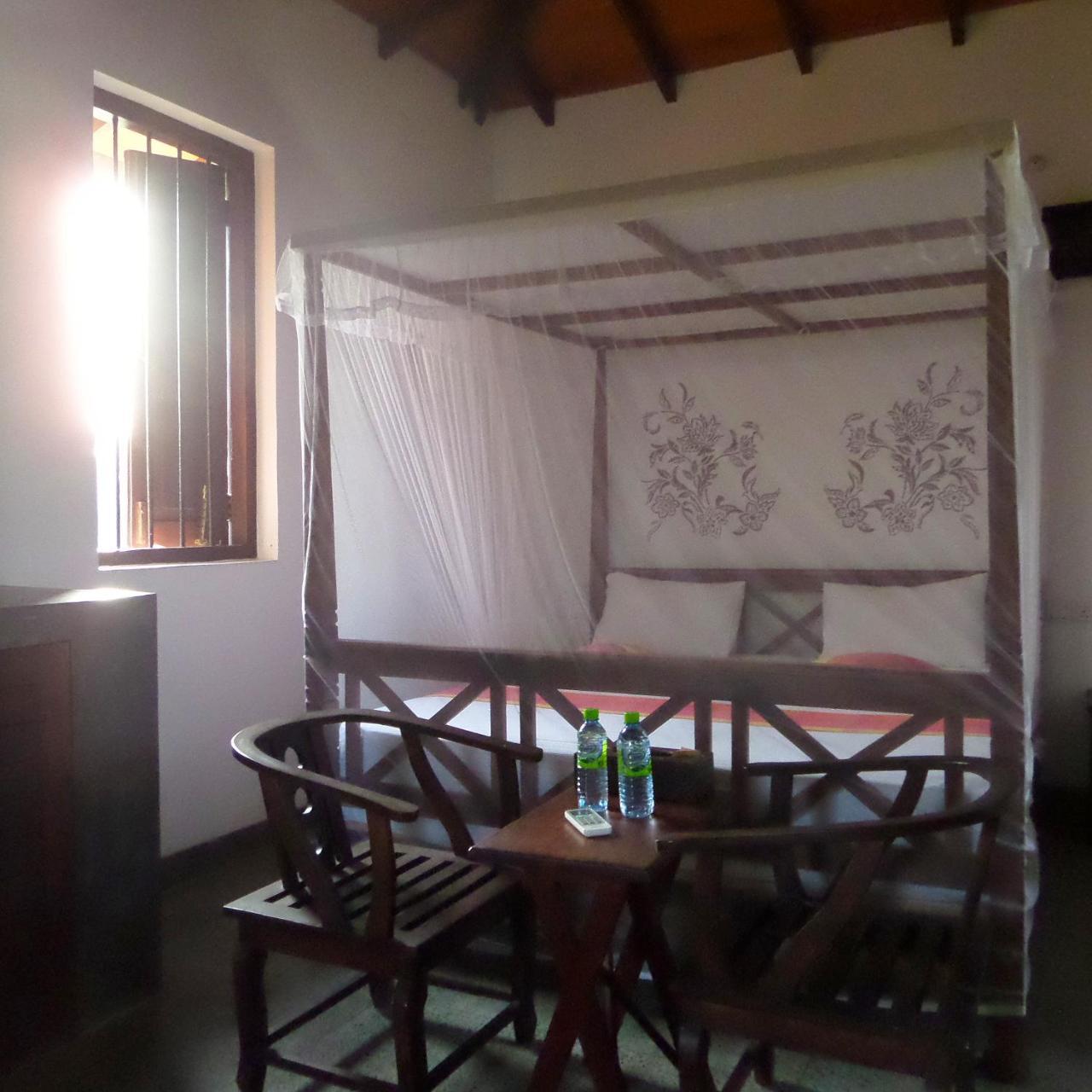 Lagoon Boutique Hotel Kanattegoda Extérieur photo